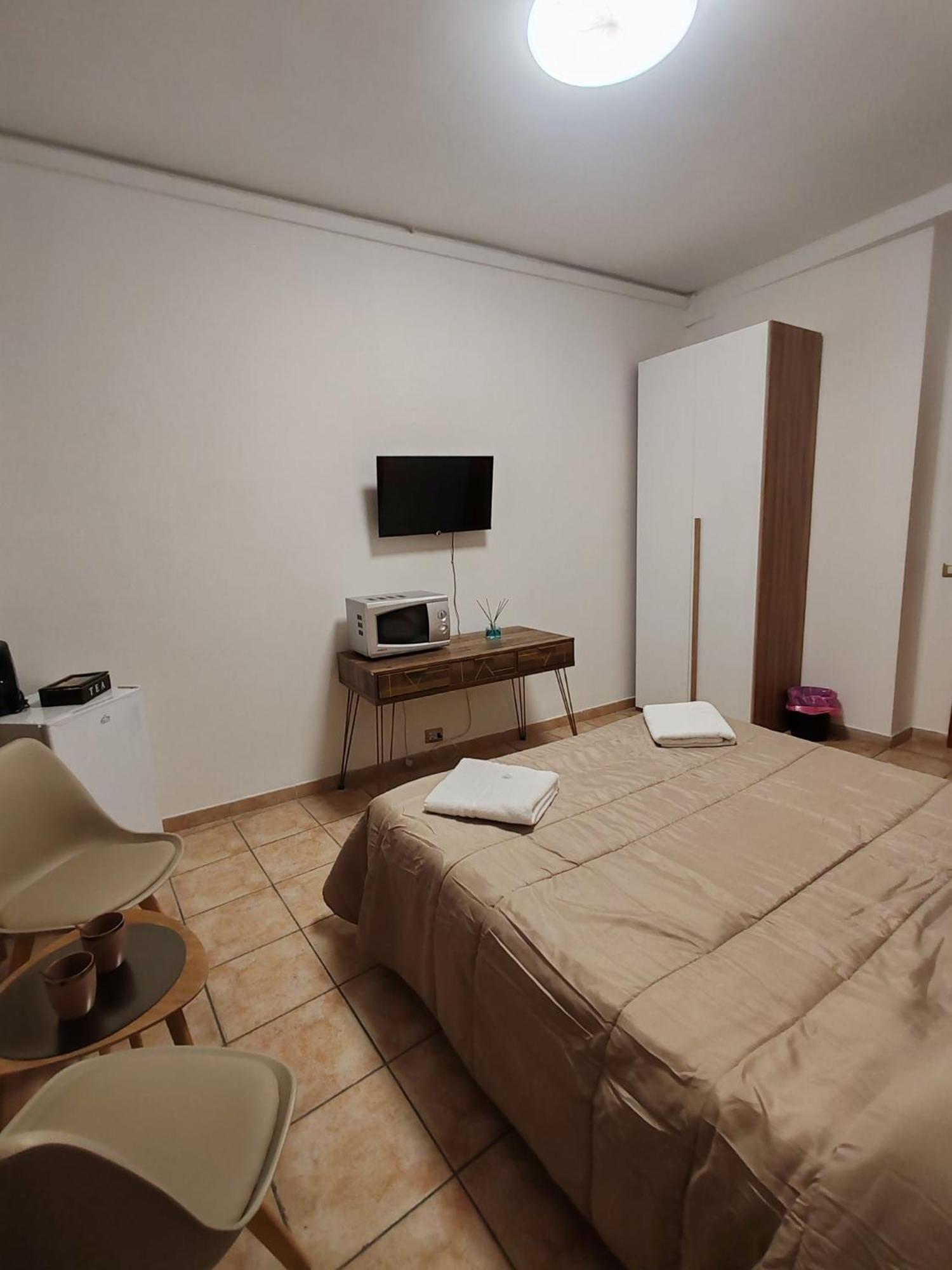 B&B Piazza Ragusa Рим Екстериор снимка