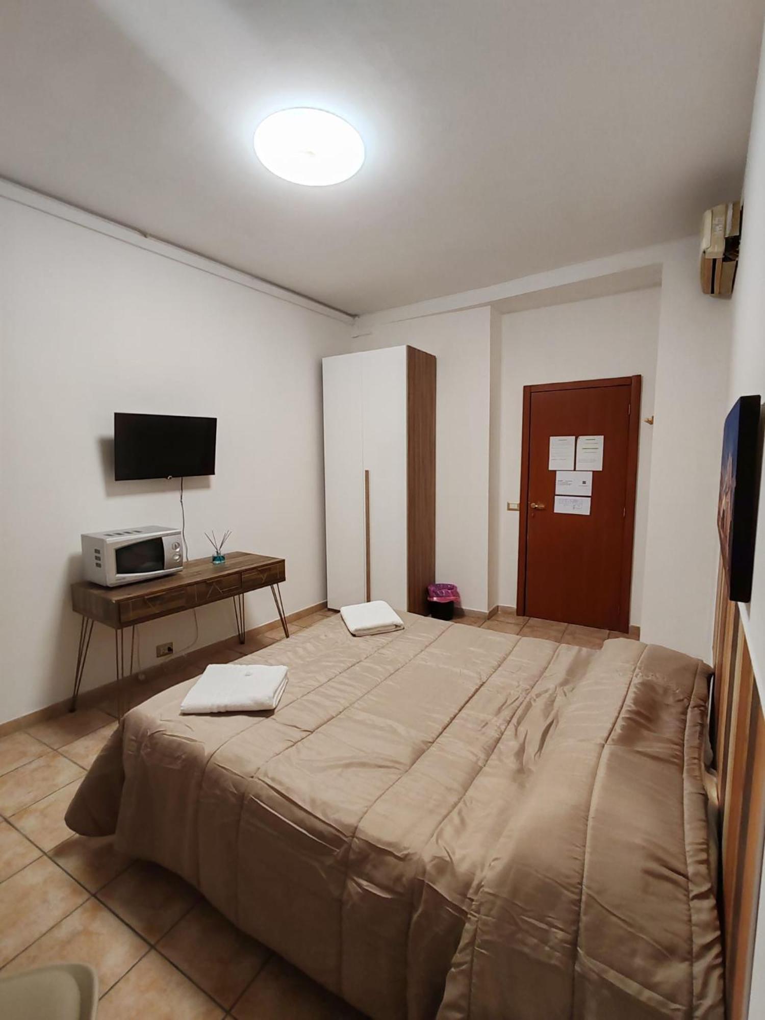B&B Piazza Ragusa Рим Екстериор снимка