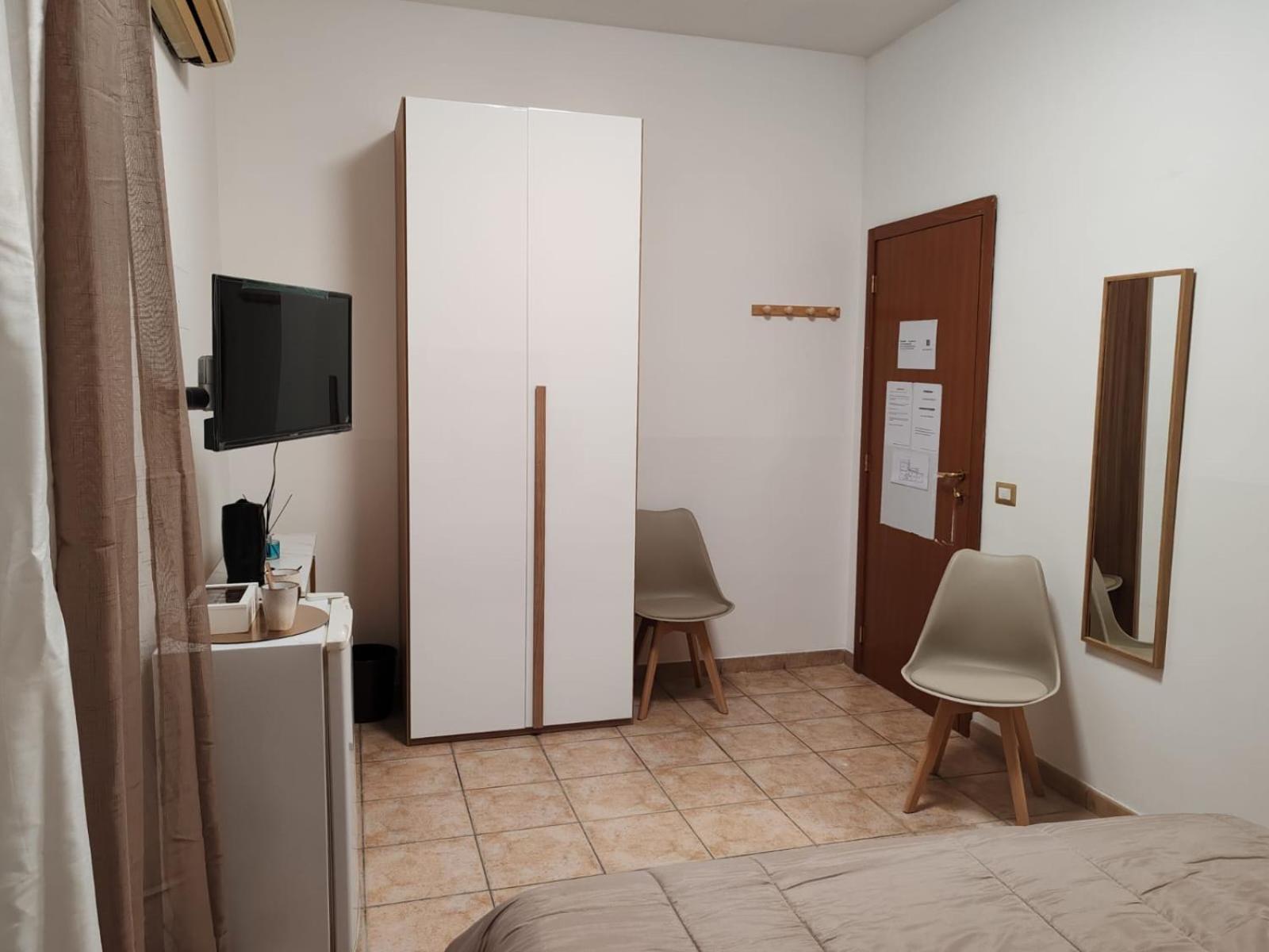 B&B Piazza Ragusa Рим Екстериор снимка