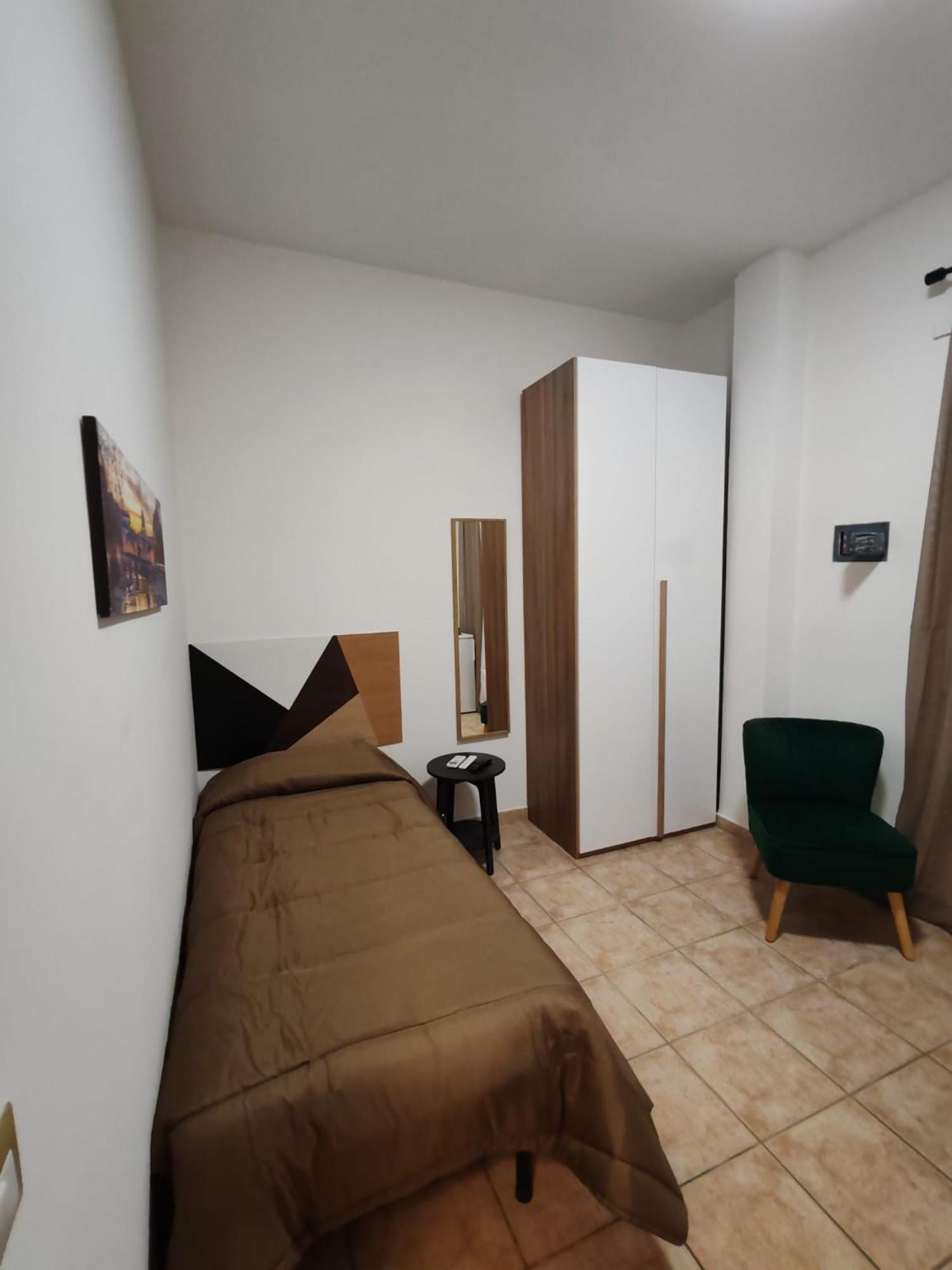 B&B Piazza Ragusa Рим Екстериор снимка