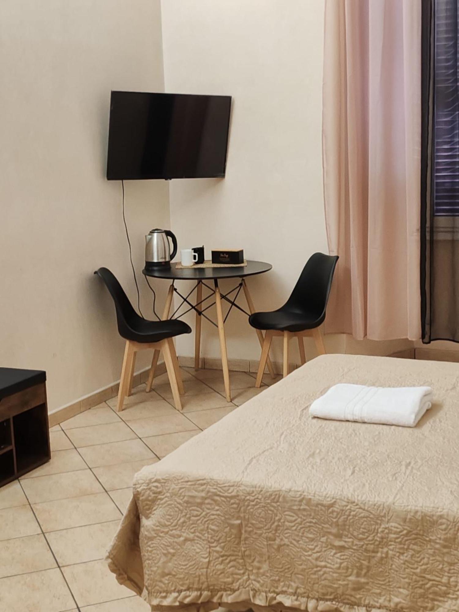 B&B Piazza Ragusa Рим Екстериор снимка